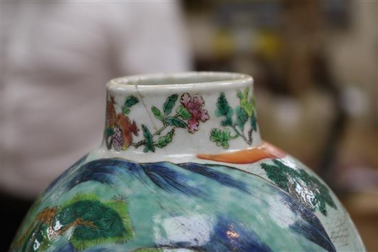 A pair of Chinese famille rose vases, Jiaqing/Daoguang period height 31cm